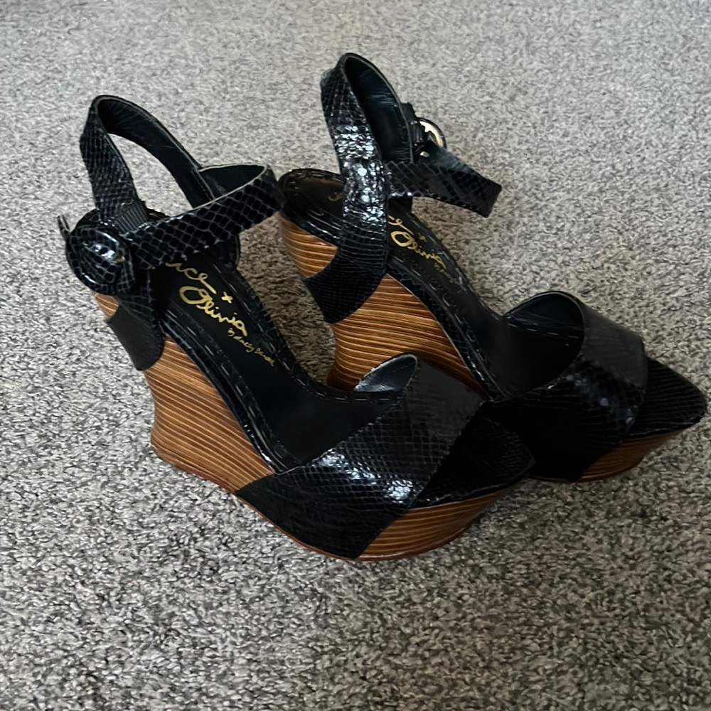 Alice + Olivia Joyce Platform Wedge Black Snakeskin Wood Sandal Heel Shoes 39.5